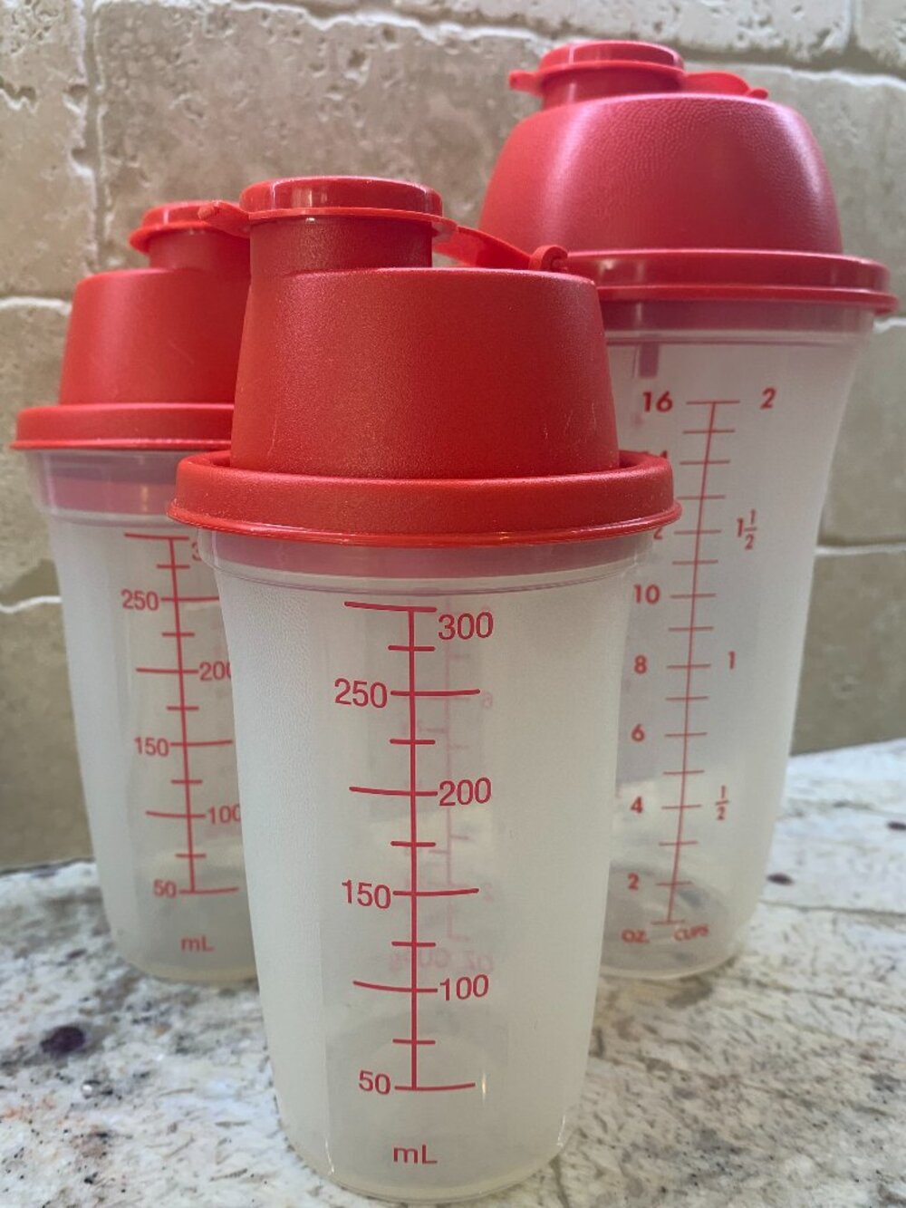 Tupperware Quick Shake Containers w/ Blender Wheels - set of 3
